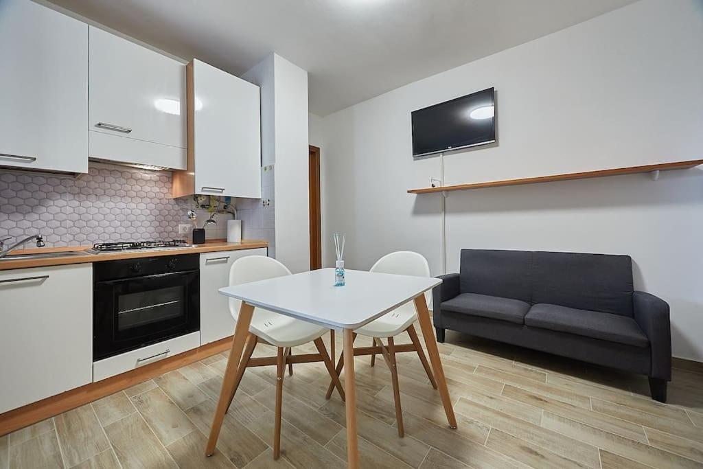 Apartment Flat Number 8 Mailand